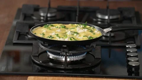 Cooking the omelet Stock Footage 183541810