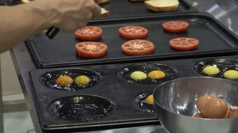 Cooking omelette Stock Footage 83372039