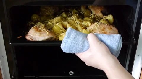 Cooking in the Oven 2 Video stock 47439931
