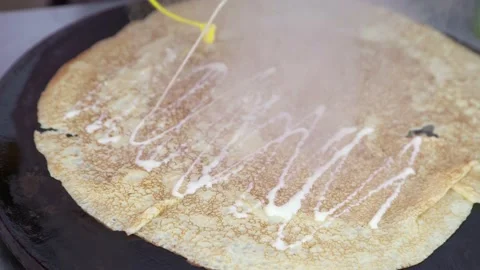Cooking pancakes close-up. 動画素材 150647481