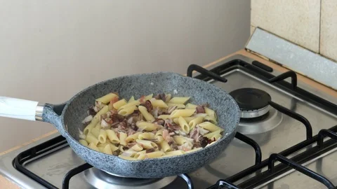 Cooking pasta time lapse Stock Footage 79826747