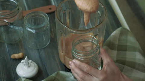 Cooking peanut butter Video stock 127672390