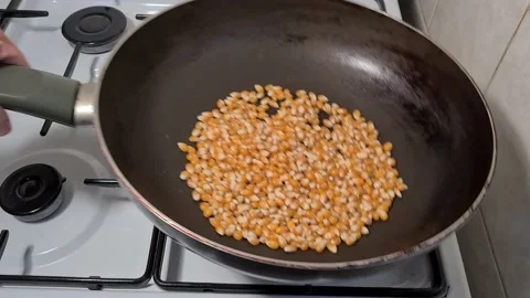 Cooking Popcorn In A Pan Video stock 164656857