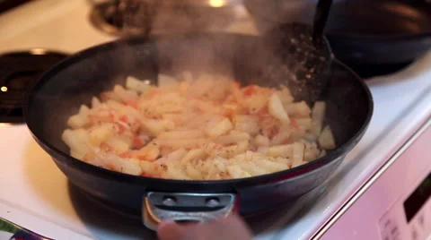 Cooking  potatoes for breakfast Видео 42868508