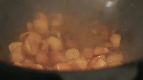 Cooking potatoes in a cauldron close-up. 스톡 동영상 168701960