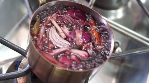 Cooking red onions 스톡 동영상 68737220