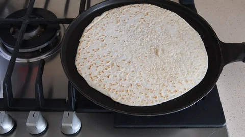 Cooking of Romagna piadina 스톡 동영상 114123475