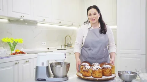 Cooking school. female cook easter cakes in the kitchen. video tutorial. Stock Footage 172221542