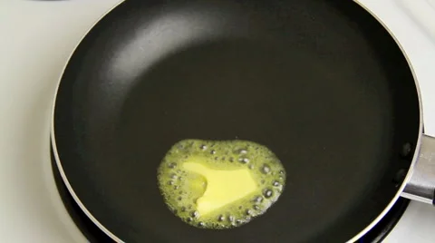 Cooking Scrambled Eggs Video stock 1218112