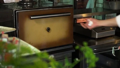 Cooking steaks, barbecue Видео 82286107