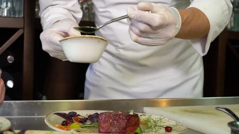 Cooking steaks, barbecue Видео 83182047
