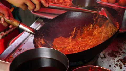 Cooking Stir Fried Noodle - char kuey teow Stock Footage 146128252