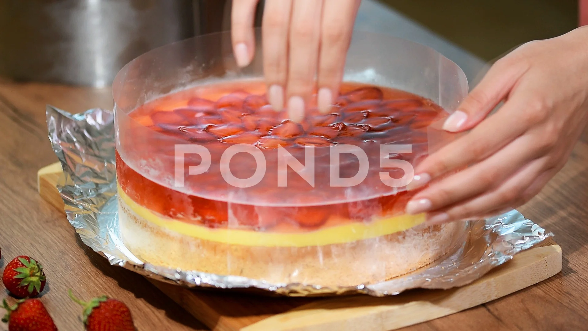 Recipe honey cake with strawberry jelly