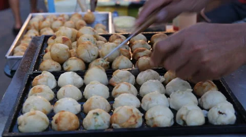 Cooking takoyaki 스톡 동영상 50116611