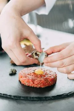 Cooking Tartar of beef Foto stock