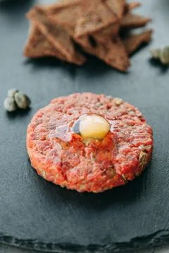 Cooking Tartar of beef Foto stock