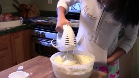 Cooking Thanksgiving Dinner Video stock 10728253