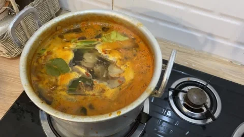 Cooking tom yum using a pot. 4k Stock-Footage 247011787