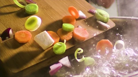 Cooking vegetables Vídeos de archivo 77009451