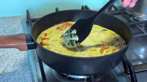 Cooking View Chicken and Vegetables in Creamy Curry Video stock 308287654