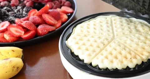 Cooking Waffles In A Waffle Maker 2 스톡 동영상 119376395