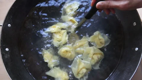 Cooking Wontons 스톡 동영상 232970924