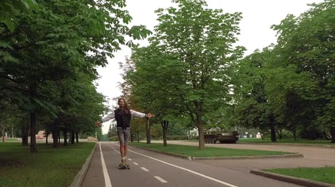 Cool guy on his longboard skate Video stock 65289693