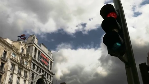 Cool Moving Clouds with Traffic Light Vídeos de archivo 80146561