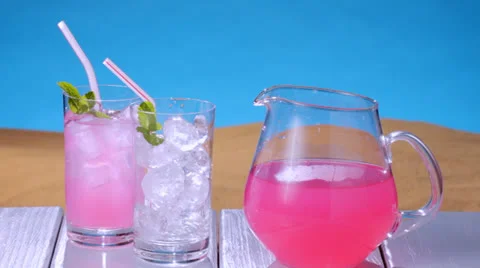 Cool, refreshing raspberry lemonade 動画素材 23731668