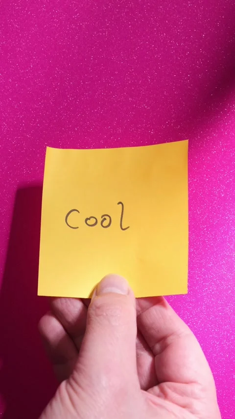 Cool sticky note on pink background Stock-Footage 294929600