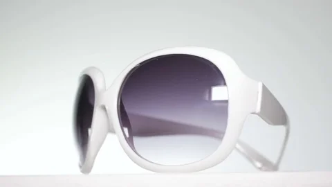 Cool stylish sunglasses, isolated Vidéo 84186859