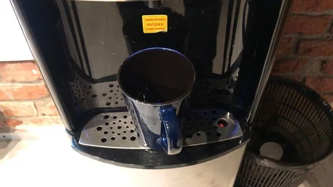 Cooler Vídeos de archivo 105567010