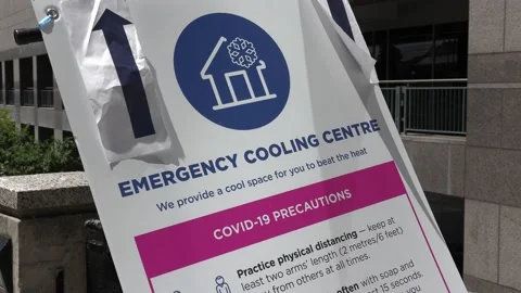 Cooling centre during severe summer heatwave in Toronto Stock Footage 134365830