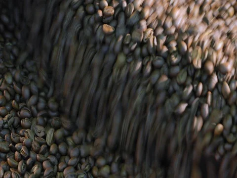 Cooling coffee beans after roasting (close-up). Roasting machine. Stock-Footage 72730528