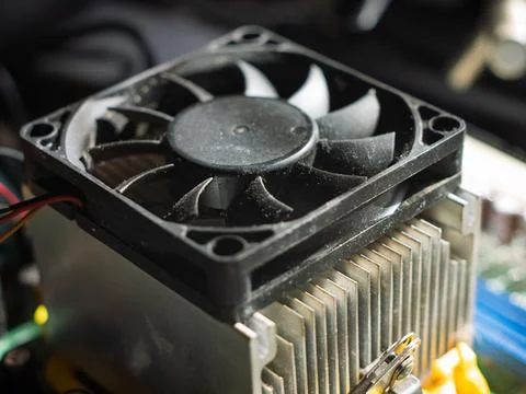 Cooling Fan on Computer Processor with Dust Accumulation 库存照片