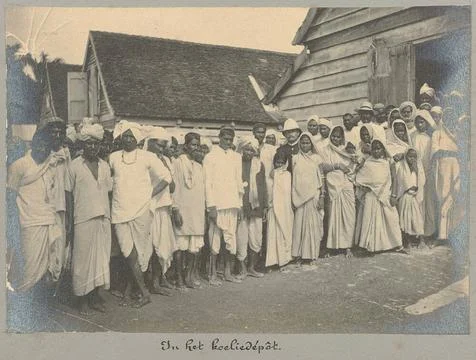 In the cooling parade. A group of contract workers from British India in t... Foto stock