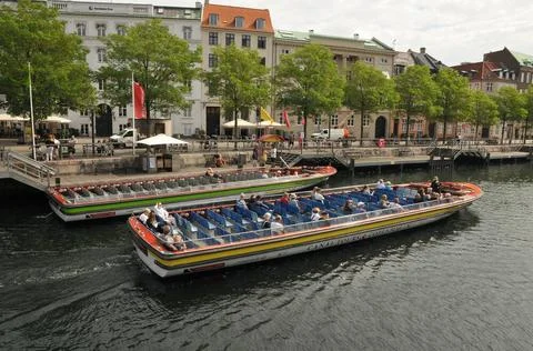 Copenhagen, Denmark., 28 July 2021,People waiting for Hop on ho o boat tou... Stock Photos