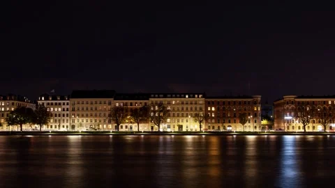Copenhagen's Dazzling Skyline Timelapse with Mesmerizing Water Reflections Video stock 312985240
