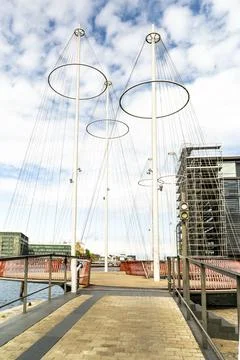 Copenhagen's unique circle bridge spanning christianshavn canal. Foto stock