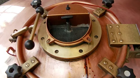 Copper Beer Kettle Door Vídeos de archivo 43781754