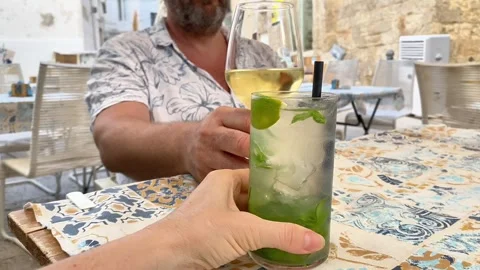 Copy FAC9F2F7-3C24-4ABC-BD58-E89F5E895D49 스톡 동영상 332590501