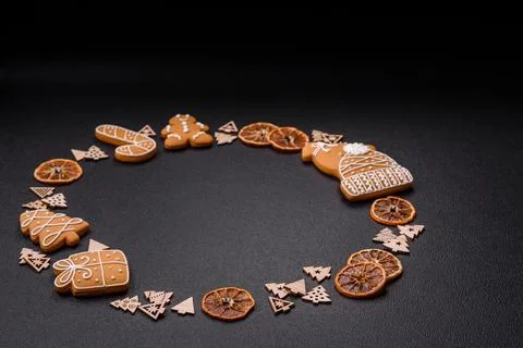 Copy space with Christmas decor elements of gingerbread Foto stock