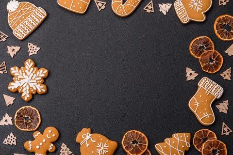 Copy space with Christmas decor elements of gingerbread Foto stock