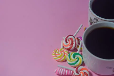 Copy space template with candy, chocolate and lollipop elements Foto stock