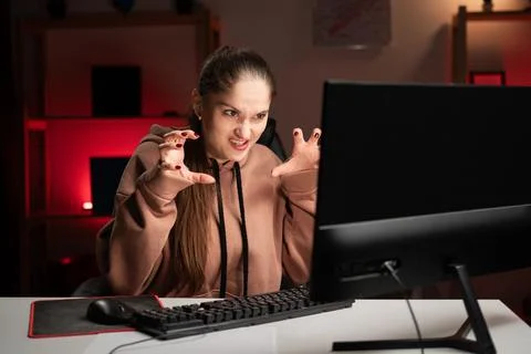 . Copy spacenetwork online in creative startup. Female programmer coding soft Stock-Fotos