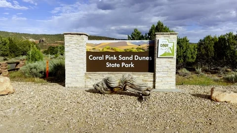 Coral Pink Sand Dunes State Park Entrance Sign. Stock Footage 338371017