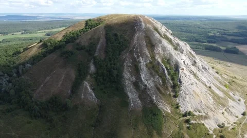 Coral reef in the middle of the Bashkir steppe. Shihan Toratau Video stock 250160309