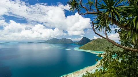 Corals reef and islands seen from the peak of Bohey Dulang Island. Stock Footage 47835557