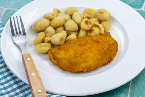 Cordon bleu and gnocchi Foto stock