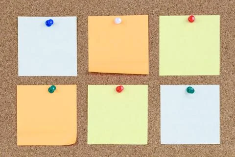 Cork board and sticky notes Foto stock